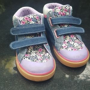 Girl toddler sneakers - 8.5